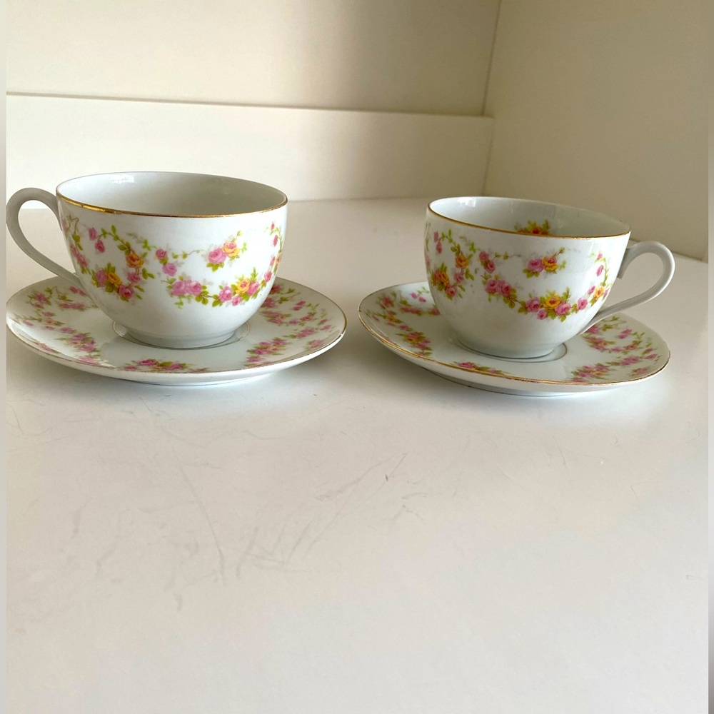 EUC Set of 2 VTG Germany Fine Bone China with Swags of Small Pink Roses